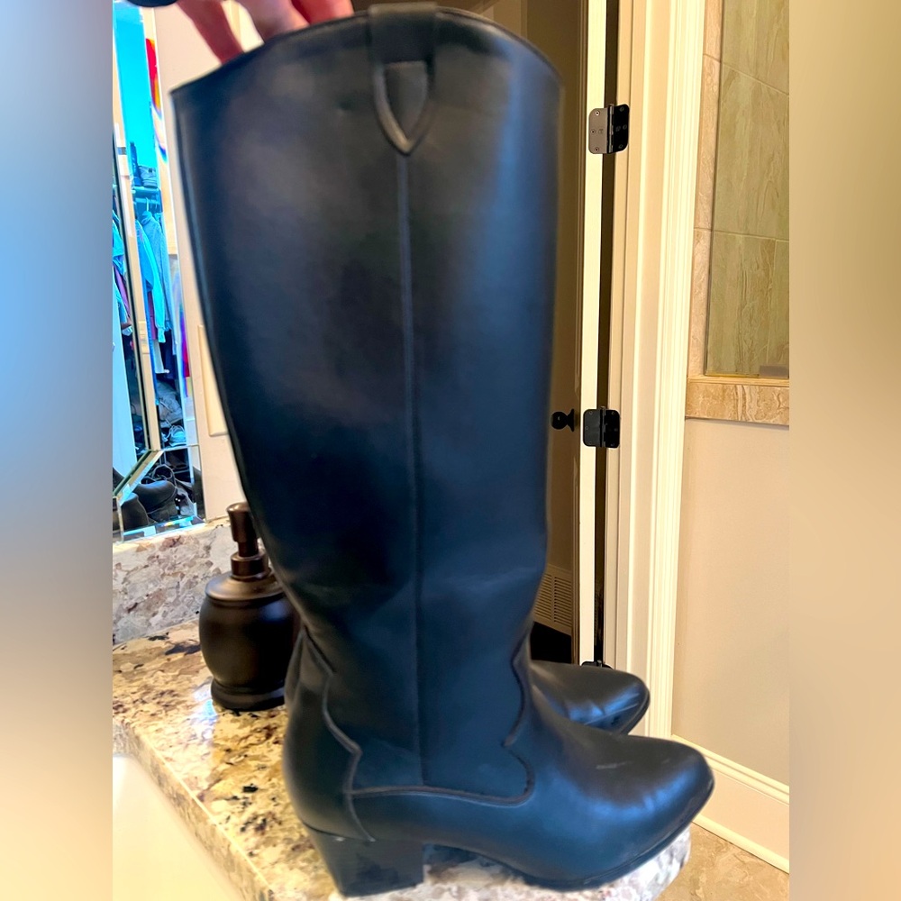Black Boot